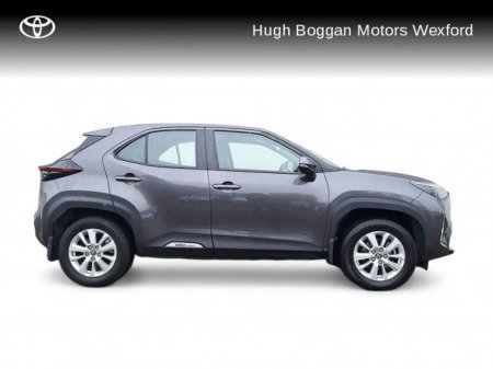 2025 Toyota Yaris Cross LUNA HYBRID! €29,995