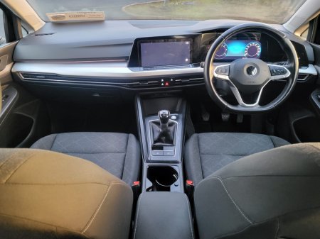 2021 Volkswagen Golf  €14,999 thumbnail