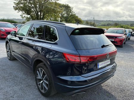 2024 Volkswagen Touareg V6 ELEGANCE TSI PHEV 14.3 kWh Auto (PAN ROOF) €70,950