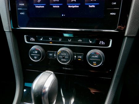 2019 Volkswagen Golf 2.0 TSI 5DR 300HP DSG 4M R €34,950 thumbnail