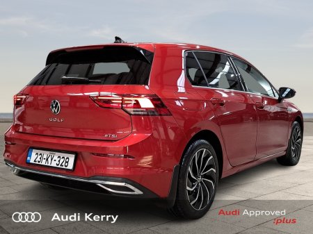 2023 Volkswagen Golf STYLE 1.5 TSI MHEV 130HP AUTOMATIC €31,900 thumbnail