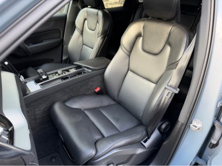 2023 Volvo XC60 ***SOLD***PLUS DARK T6 RECHARGE AWD//GREAT SPEC//LOVELY COLOUR COMBINATION//PANORAMIC ROOF//SIMI AND AA DEALER thumbnail