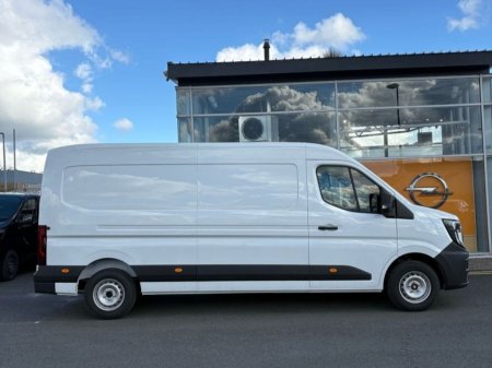 2025 Renault Master LM35 blue dCi €40,950