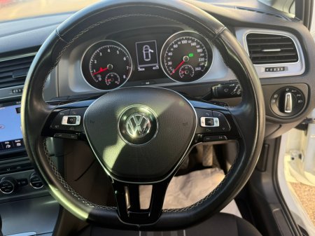 2015 Volkswagen Golf  €14,990 thumbnail