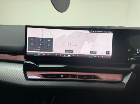 2025 BMW 5 Series 550E M SPORT PRO XDRIVE thumbnail