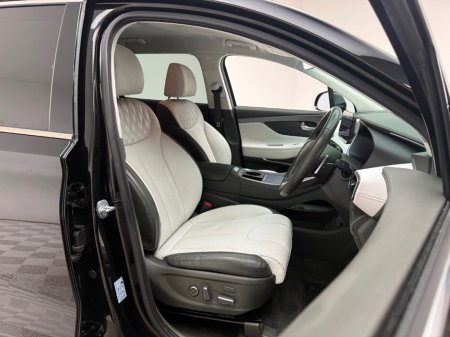 2022 Hyundai Santa Fe 1.6 PHEV *7 SEATER* €39,990 thumbnail