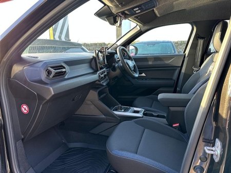 2026 Dacia Duster Petrol-Hybrid 140 BHP Journey €35,750 thumbnail