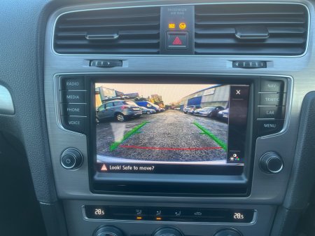 2016 Volkswagen Golf 1.2 COMFORTLINE AUTOMATIC €13,950 thumbnail