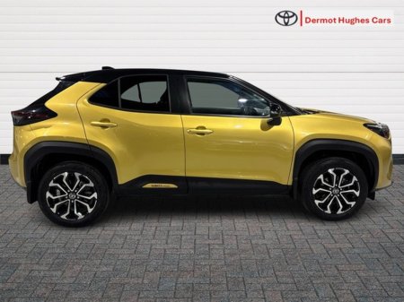 2023 Toyota Yaris Cross LUNA SPORT BI-TONE HYBRID AUTO €28,950