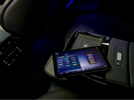 2023 Mercedes-Benz AMG EQS 53 AMG 4MATIC MEGA SPEC €99,950 thumbnail