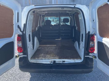 2017 Peugeot Partner 850 PROFESSIONAL L2 HD €8,500