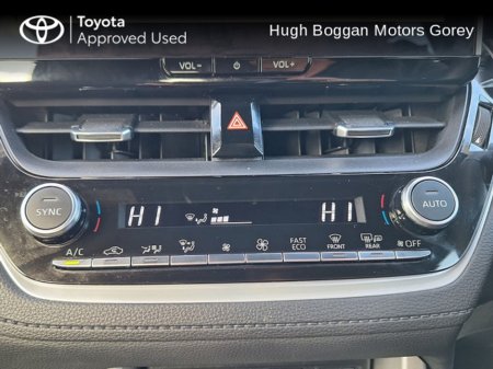 2024 Toyota Corolla Cross CROSS 1.8 LUNA €37,950 thumbnail