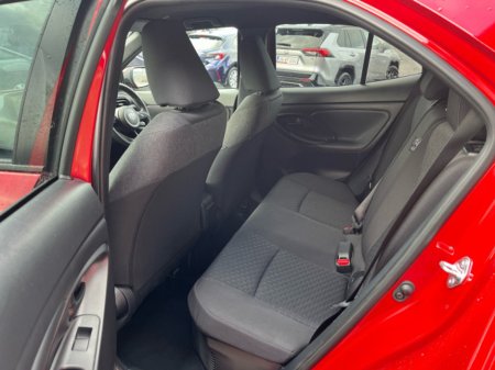 2025 Toyota Yaris Cross YARIS CROSS L-SPORT MONO €34,950 thumbnail