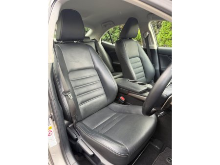 2016 Lexus IS 300 h 300h Executive thumbnail