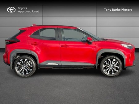 2025 Toyota Yaris Cross - Save EUR 3,500 - LunaSport Monotone - 1.5 Hybrid - Automatic - EUR 180 Tax // Remote Central Locking // Front Electric Windows // Rear Electric Windows // Electric Mirrors // Apple Carplay €33,890