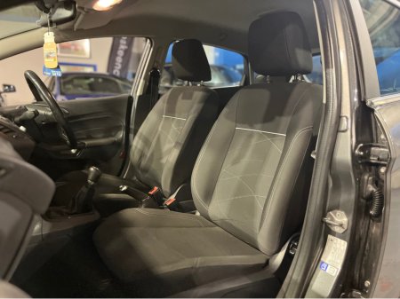 2016 Ford Fiesta MCA ZETEC 1.5 75PS M5 4DR 5DR €8,950 thumbnail