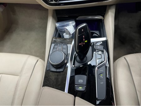 2018 BMW 5 Series €22950! 2018 BMW 530E 2.0 AUTOMATIC / CRUISE CONTROL / 360° CAMERA / ELECTRIC MEMORY & HEATED SEATS €22,950 thumbnail