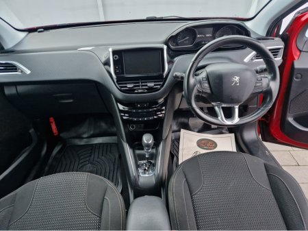 2017 Peugeot 208 1.2 PETROL AUTO €10,995 thumbnail