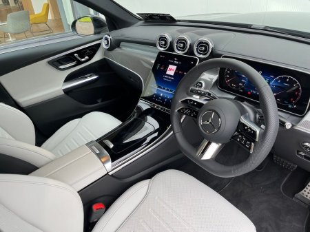 2025 Mercedes-Benz GLC Class GLC 220D AMG LINE 4Matic thumbnail