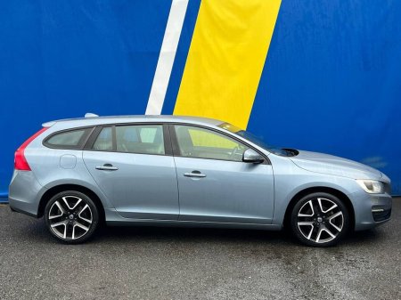 2017 Volvo V60 D4 2.0D // SERVICE HISTORY // LEATHER POWERED HEATED SEATS // DIGITAL CLUSTER €17,950