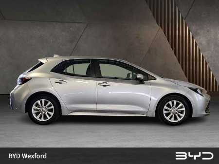 2024 Toyota Corolla Corolla Icon Hev Cvt Icon 140 VVT-h Auto Start/Stop €27,975 thumbnail