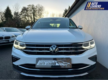 2023 Volkswagen Tiguan ELEGANCE 2.0 TDI 150HP NAV SKY VIEW €37,950 thumbnail