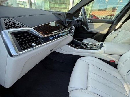 2025 BMW X5 xDrive50e M Sport €109,950 thumbnail