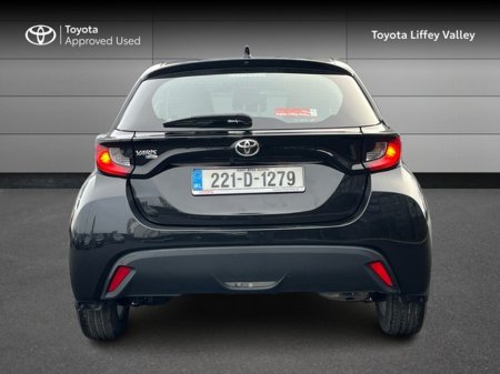 2022 Toyota Yaris 1.0 LUNA 4DR €18,450 thumbnail