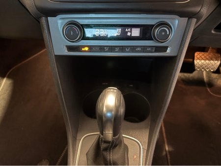 2015 Volkswagen Polo LOUNGE MODEL- REVERSE CAMERA €10,650 thumbnail