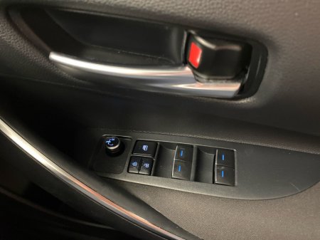 2023 Toyota Corolla Corolla Icon Tech Hev Cvt Icon Tech 122 VVT-h Auto Start/Stop €22,995 thumbnail