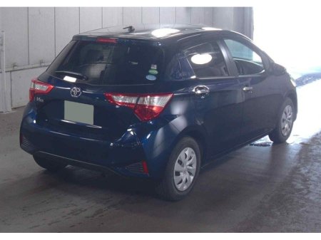 2018 Toyota Vitz  €12,950 thumbnail