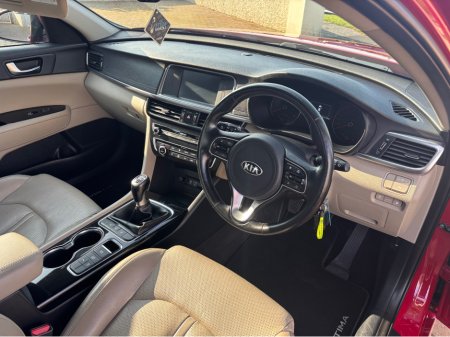 2017 Kia Optima PLATINUM 7 5DR 4DR €10,950 thumbnail