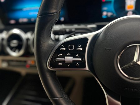 2023 Mercedes-Benz GLB GLB 200 €39,990 thumbnail