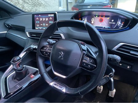 2017 Peugeot 3008 GT LINE BLUEHDI S/S €16,900 thumbnail