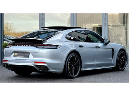 2022 Porsche Panamera 2+2 E-HY E-HYBRID CARBON TRIM €84,950