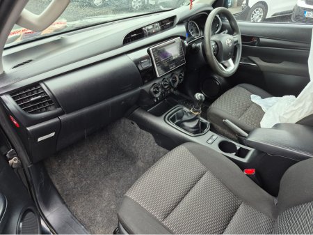 2018 Toyota Hilux 2.4 D-4D ACTIVE DC 4WD 14 148HP 4DR €21,950 thumbnail