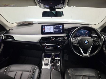 2021 BMW 5 Series 520d SE Saloon €33,975