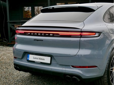 2025 Porsche Cayenne Cayenne E-Hybrid Coup&eacute; €123,950 thumbnail