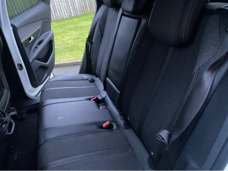 2017 Peugeot 3008 GT LINE BLUEHDI S/S €16,900 thumbnail