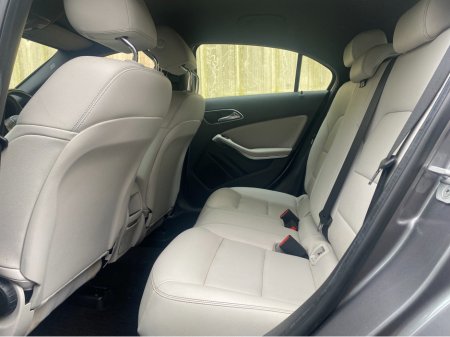 2015 Mercedes-Benz A Class 180 URBAN 5DR €12,999 thumbnail