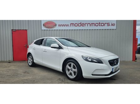 2015 Volvo V40 automatic se 1.6 t4 petrol €10,250