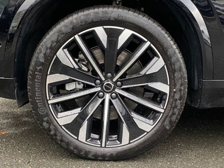 2025 Volvo XC90 T8 Ultra AWD Auto (PHEV) €84,900 thumbnail