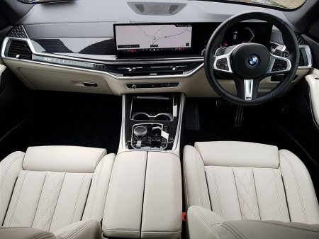 2025 BMW X5 xDrive50e M Sport €107,995