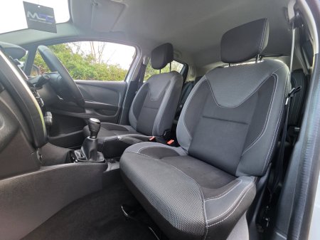 2017 Renault Clio 1.2 16V 75 DYNAMIQUE NAV €9,995 thumbnail