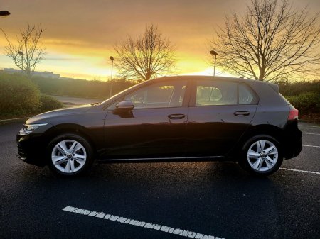 2021 Volkswagen Golf  €14,999 thumbnail