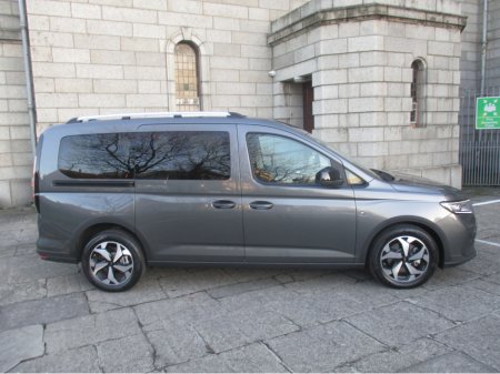 2025 Ford Tourneo Connect PLUG IN HYBRID WHEELCHAIR TAXI €68,000