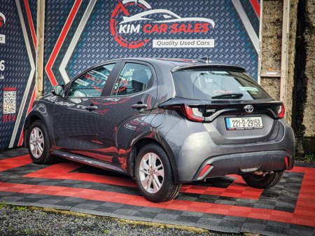 2022 Toyota Yaris 1.0 LUNA 4DR 1 Year Warranty €14,250 thumbnail