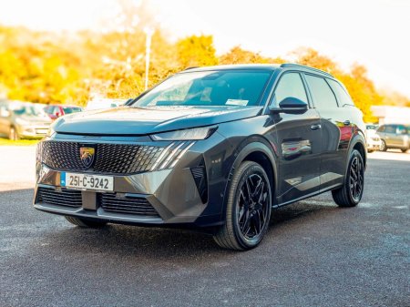 2025 Peugeot 5008 2025 Peugeot 5008 1.2 MHEV 145bhp E-DCS6 Allure €46,950 thumbnail