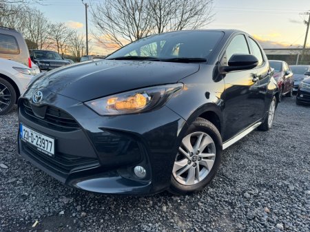 2023 Toyota Yaris  €17,950