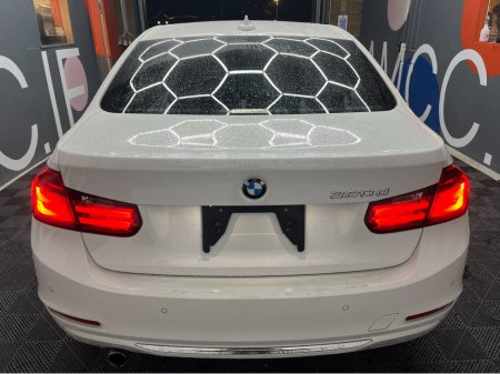 2015 BMW 3 Series €15950! 2015 BMW 320D LUXURY AUTOMATIC  2.0 AUTOMATIC / REVERSE CAMERA / CRUISE CONTROL / ELECTRIC MEMORY & HEATED SEATS €15,950